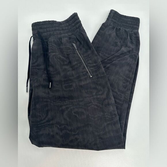 Athleta Camden Printed Joggers Pants Black Gray Work Travel Size 4 Small - Picture 2 of 5
